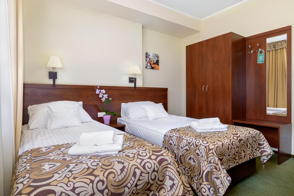 Hotel Zielony Poznań Esterno foto