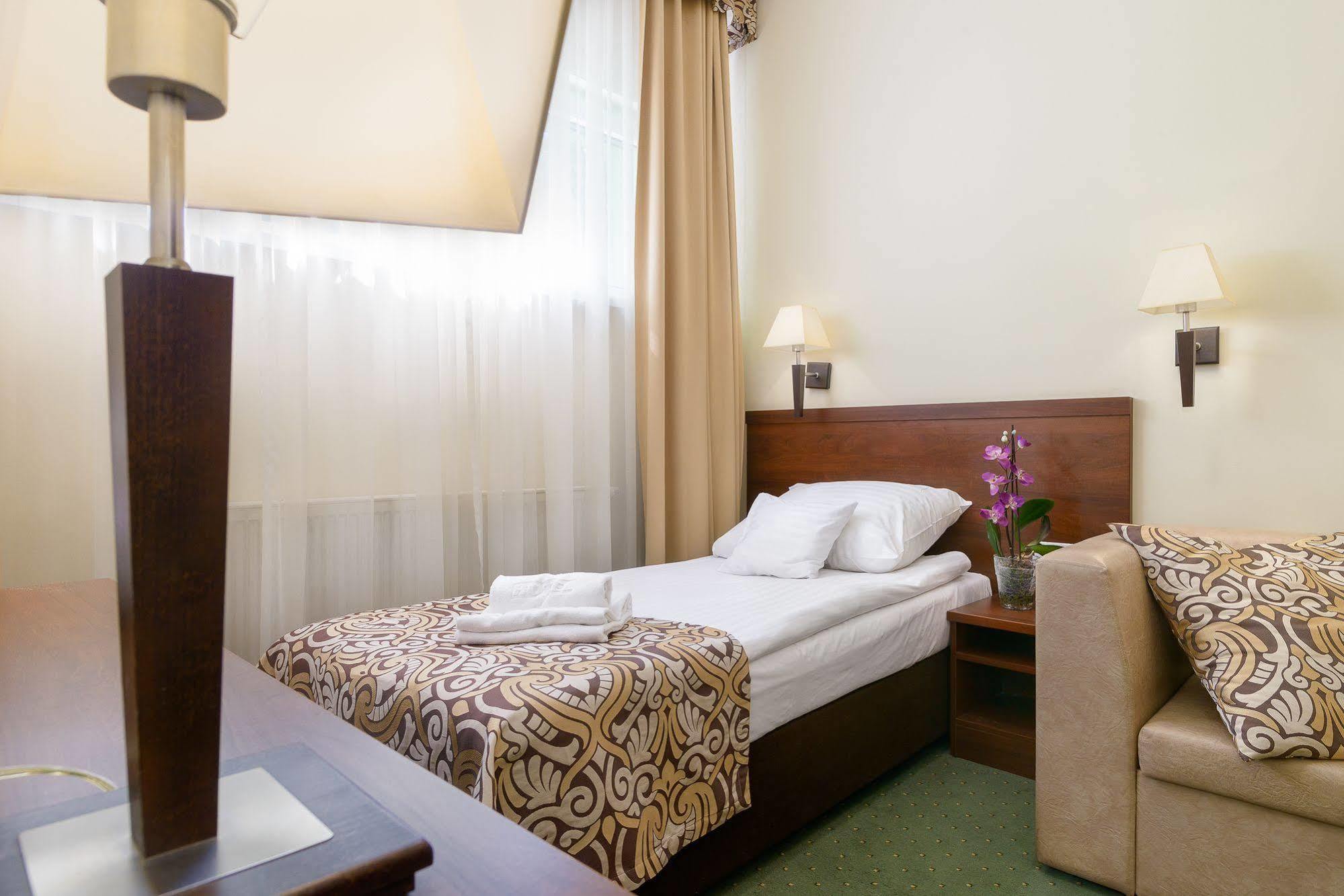 Hotel Zielony Poznań Esterno foto