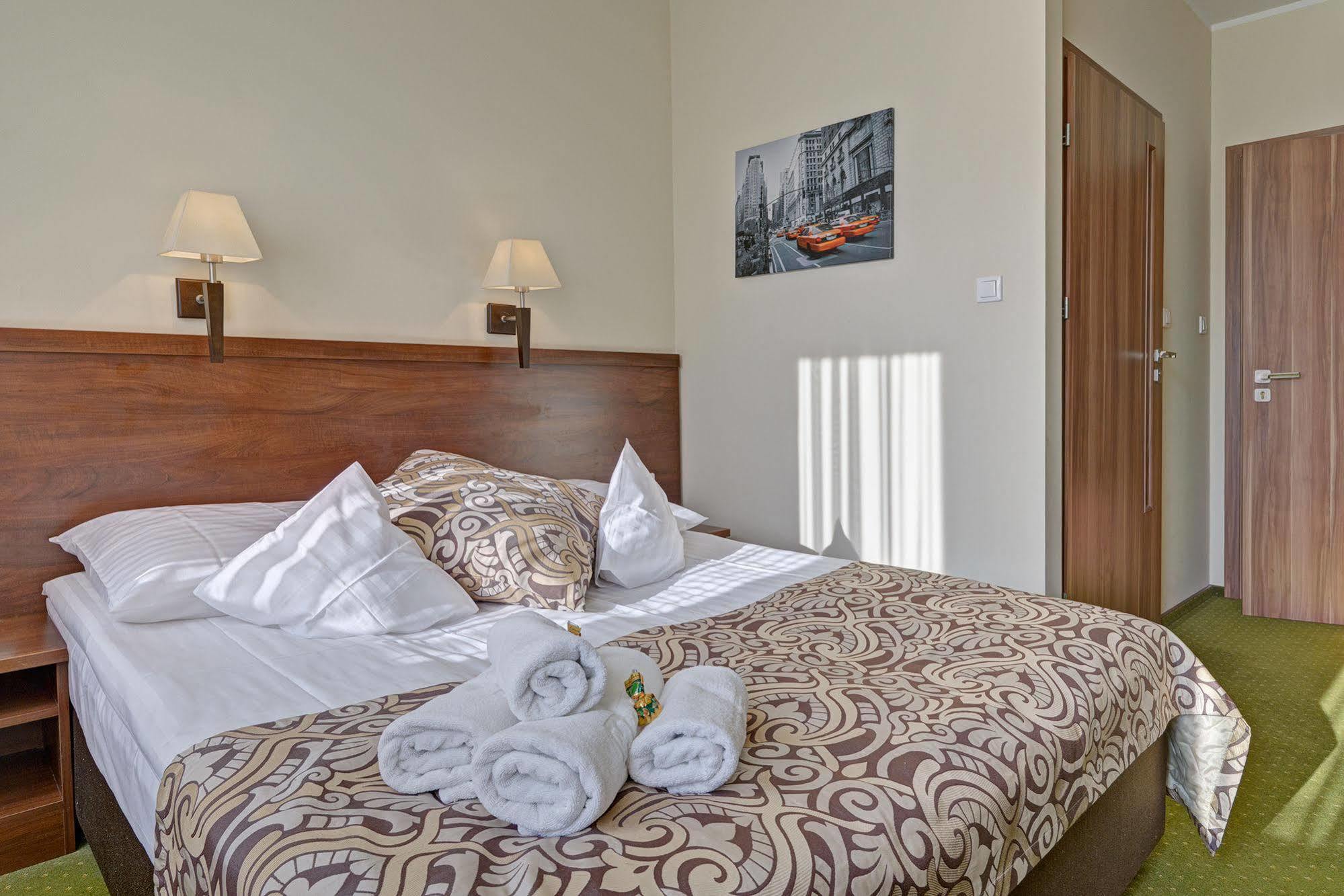 Hotel Zielony Poznań Esterno foto