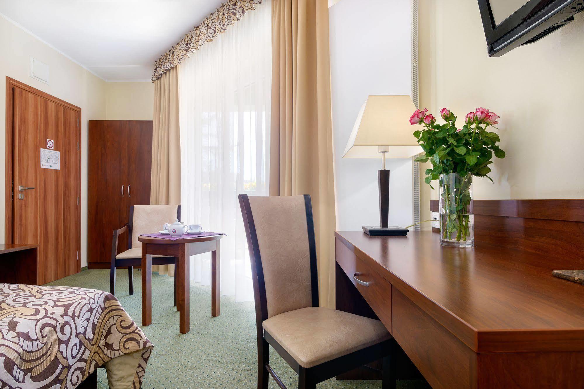 Hotel Zielony Poznań Esterno foto