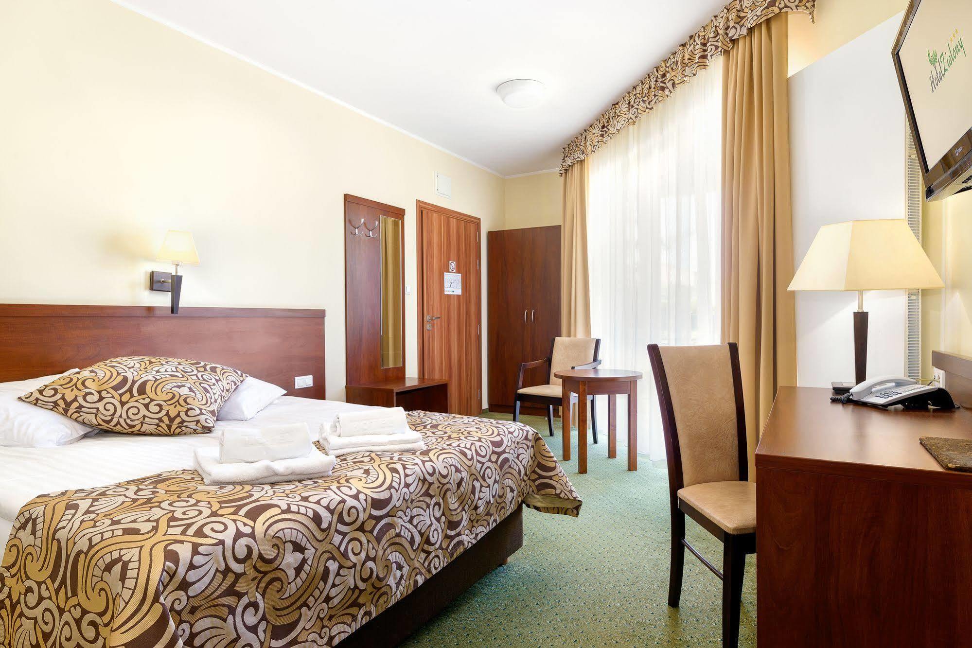 Hotel Zielony Poznań Esterno foto