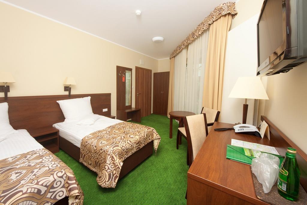 Hotel Zielony Poznań Esterno foto