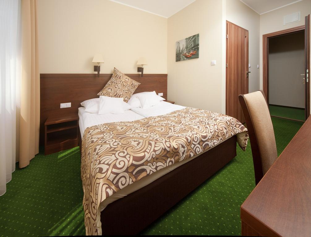Hotel Zielony Poznań Esterno foto